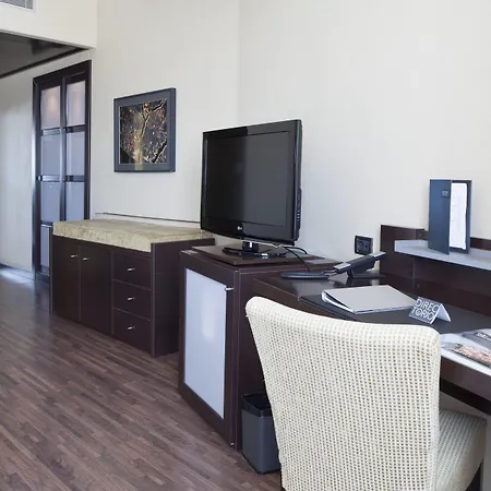 Hotel Ac Fórum By Marriott 4*